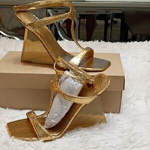 New Guess Bacaio Gold Snakeprint Modern Textured Wedge Heels Size 9.5